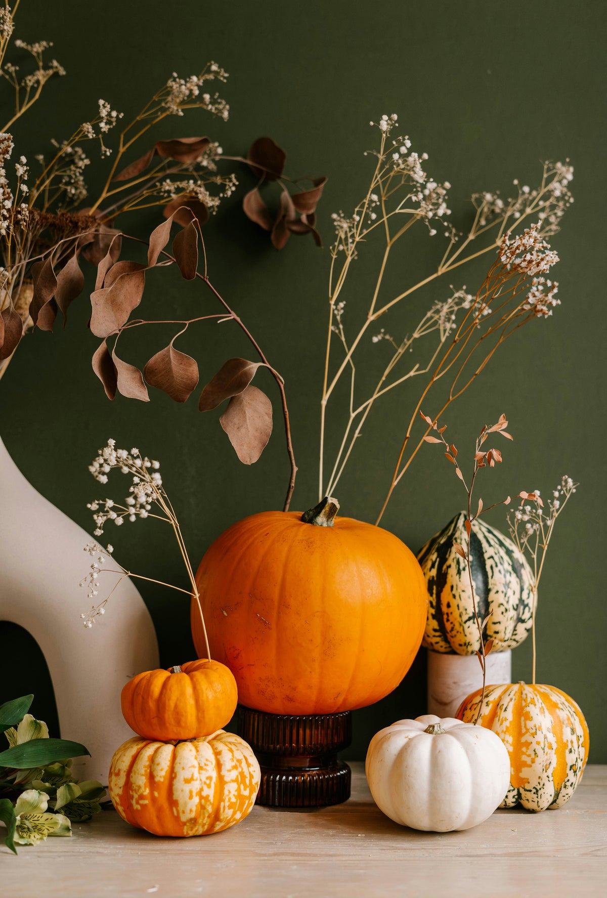Sand + Paws Pumpkin & Eucalyptus 12 oz scented candle Premium